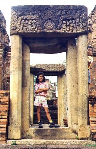 2prasat-6-jiji-door.jpg - 58760 Bytes